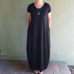 Sz. S black short-sleeve long maternity dress